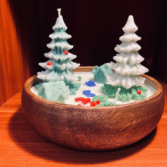 Christmas tree scented candle - Picture 1 of 3